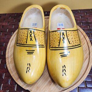 VZ Dutch Wooden Shoes Clogs Hand Carved Hand Holland Vintage 40/41 26cm